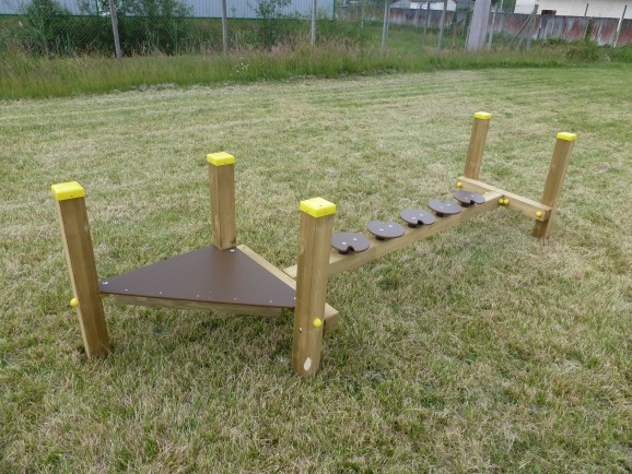 Pas japonais suspendus